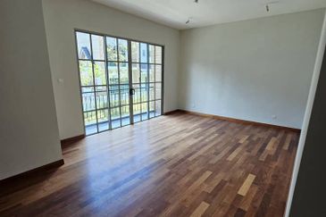 Charming Essex, Setia Eco Templer