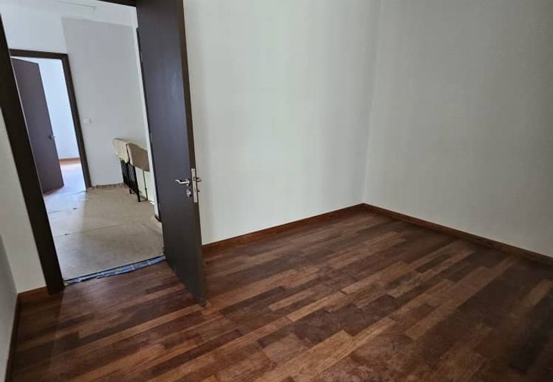 Charming Essex, Setia Eco Templer