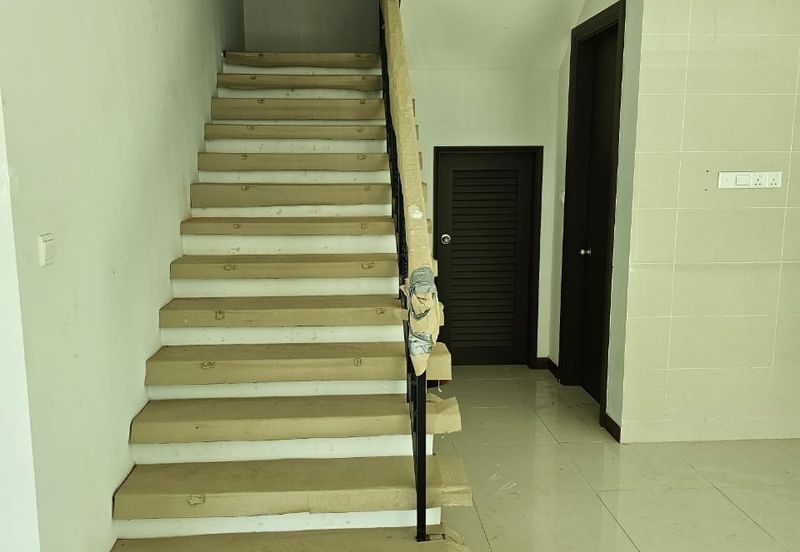 Charming Essex, Setia Eco Templer