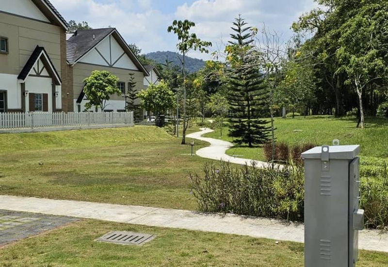 Charming Essex, Setia Eco Templer