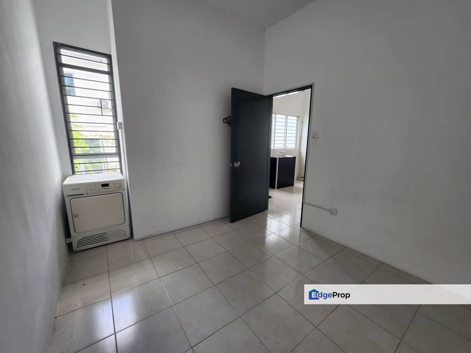 2 storey Partly Furnished Taman Scientex Rawang for rent, Selangor, Rawang