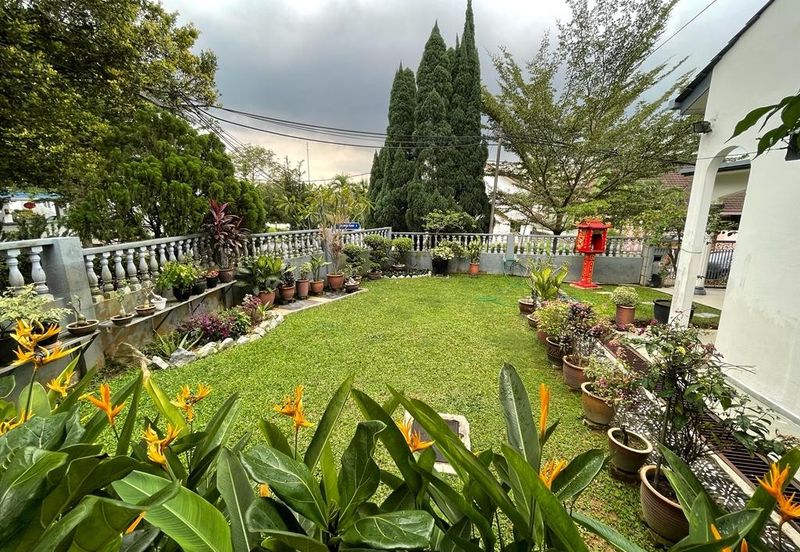 Taman Sri Hijau ( New Green Park )