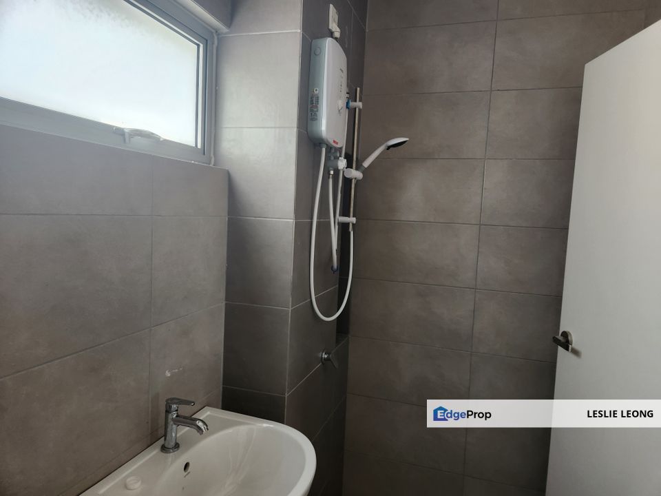 Partly Furnished 2 storey Garland Residence Kota Emerald Rawang For Rent, Selangor, Rawang