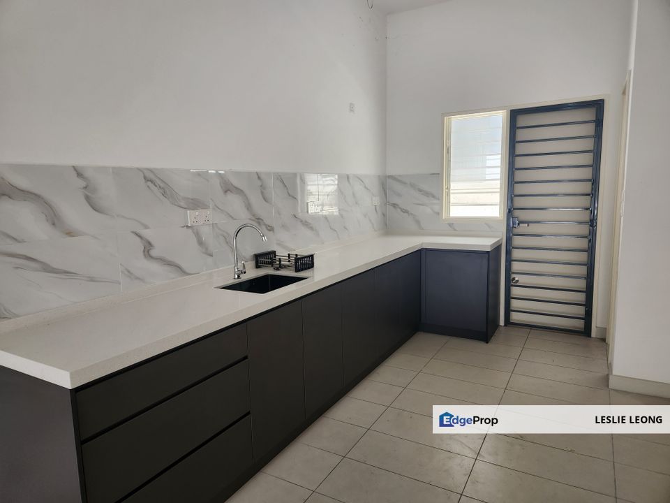 Partly Furnished 2 storey Garland Residence Kota Emerald Rawang For Rent, Selangor, Rawang