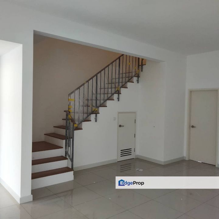 Partly Furnished 2 storey Garland Residence Kota Emerald Rawang For Rent, Selangor, Rawang