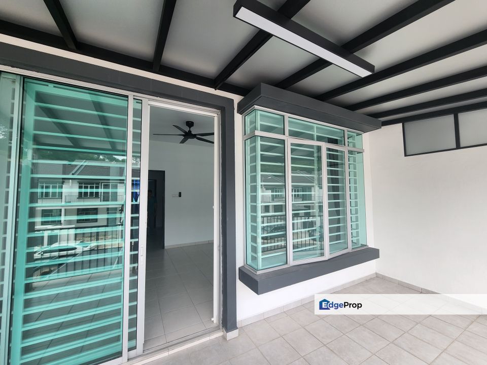 Fasa 2 Taman Scientex Rawang 2 storey Partly furnished for rent, Selangor, Rawang