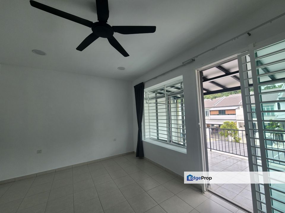 Fasa 2 Taman Scientex Rawang 2 storey Partly furnished for rent, Selangor, Rawang