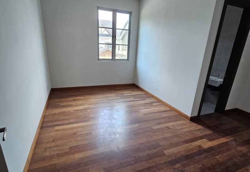 Charming Essex, Setia Eco Templer