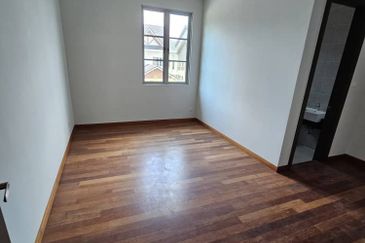 Charming Essex, Setia Eco Templer