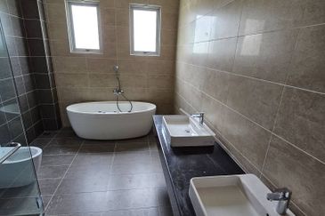 Charming Essex, Setia Eco Templer