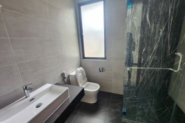 Charming Essex, Setia Eco Templer