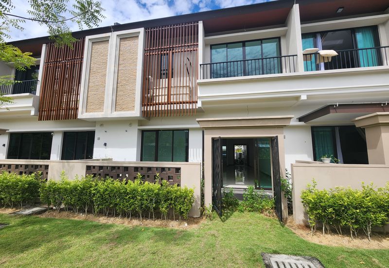 Charming Essex, Setia Eco Templer