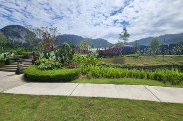 Charming Essex, Setia Eco Templer