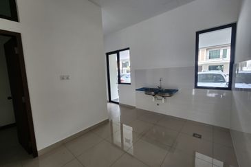 Charming Essex, Setia Eco Templer