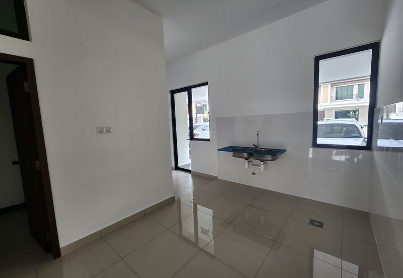 Charming Essex, Setia Eco Templer