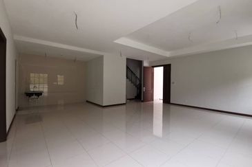 Charming Essex, Setia Eco Templer