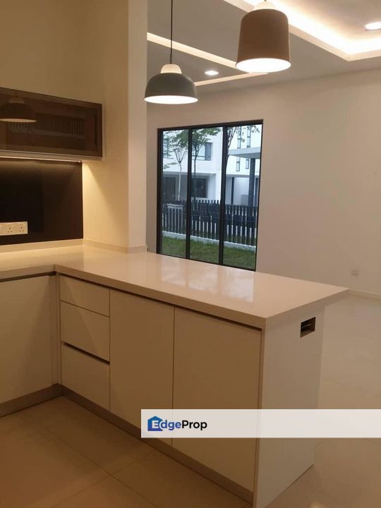 Endlot fully furnished 3 storey Amaryllis Tamansari Rawang For Rent, Selangor, Rawang