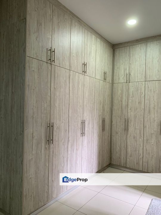 Partly Furnished 2.5 storey Paragon Utama Selayang Kepong For Rent, Selangor, Selayang