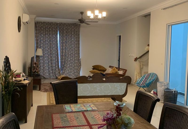 Charming Essex, Setia Eco Templer