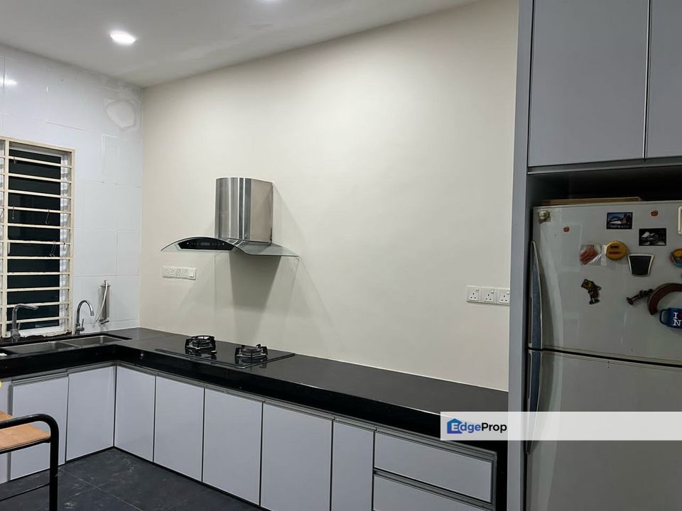 3 storey Semi-D One Sierra With Lift Fully Renovated Extended, Selangor, Selayang