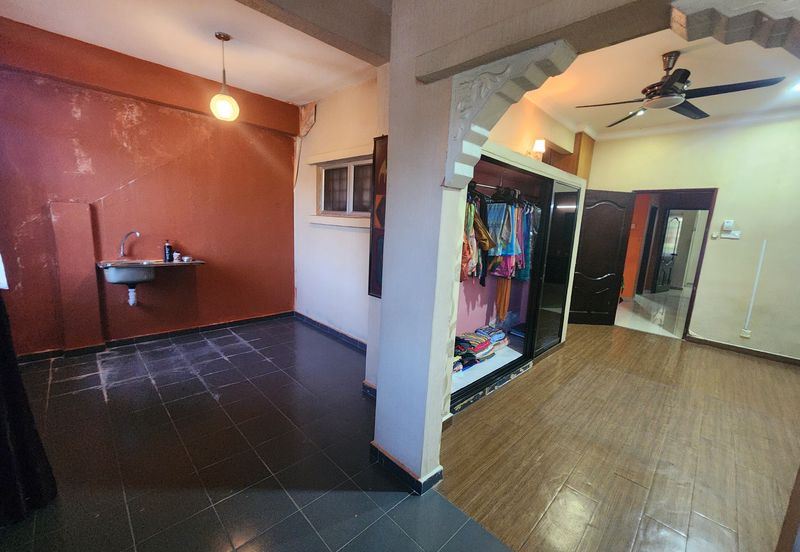 Seksyen 2, Bandar Country Homes