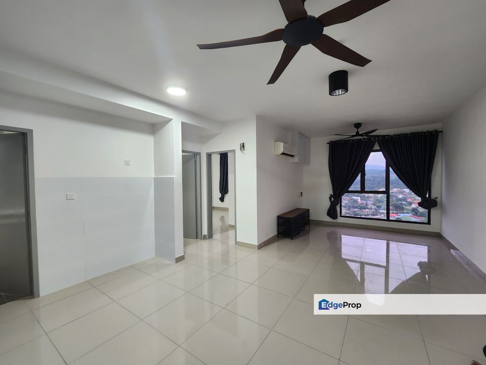 Low Floor Avia Plus Service Apartment with Lift Partly Furnished Bandar Country Homes Rawang For Rent, Selangor, Rawang