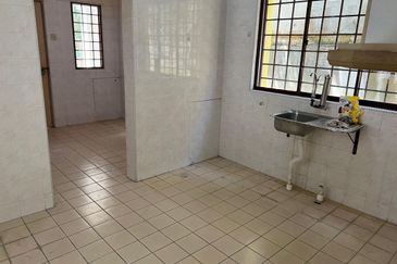 Seksyen 2, Bandar Country Homes