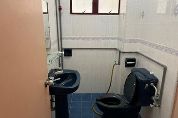 Seksyen 2, Bandar Country Homes