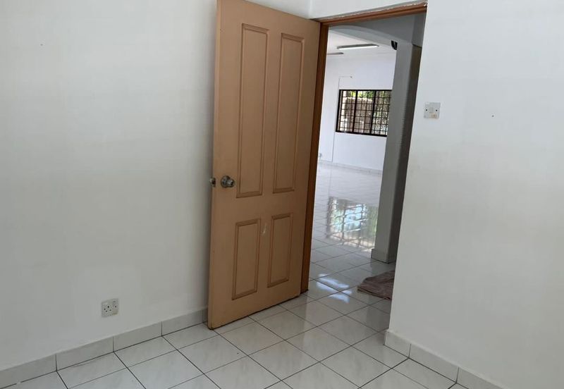 Seksyen 2, Bandar Country Homes