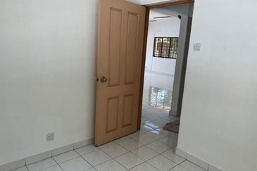 Seksyen 2, Bandar Country Homes