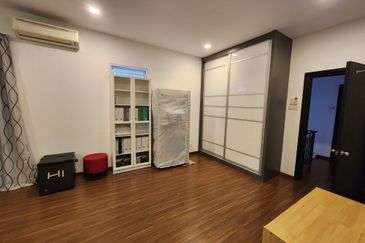 Fully Furnished 2.5 storey Emerald Garden Kota Emerald Rawang For Rent