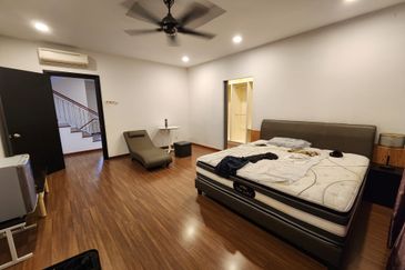 Fully Furnished 2.5 storey Emerald Garden Kota Emerald Rawang For Rent