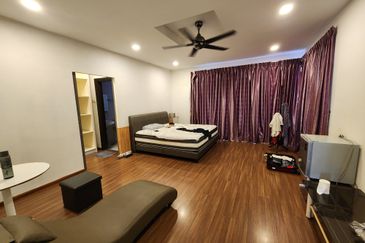 Fully Furnished 2.5 storey Emerald Garden Kota Emerald Rawang For Rent