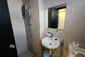 Fully Furnished 2.5 storey Emerald Garden Kota Emerald Rawang For Rent