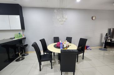 Fully Furnished 2.5 storey Emerald Garden Kota Emerald Rawang For Rent