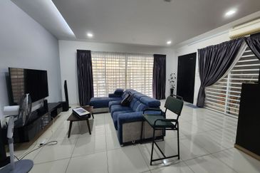 Fully Furnished 2.5 storey Emerald Garden Kota Emerald Rawang For Rent