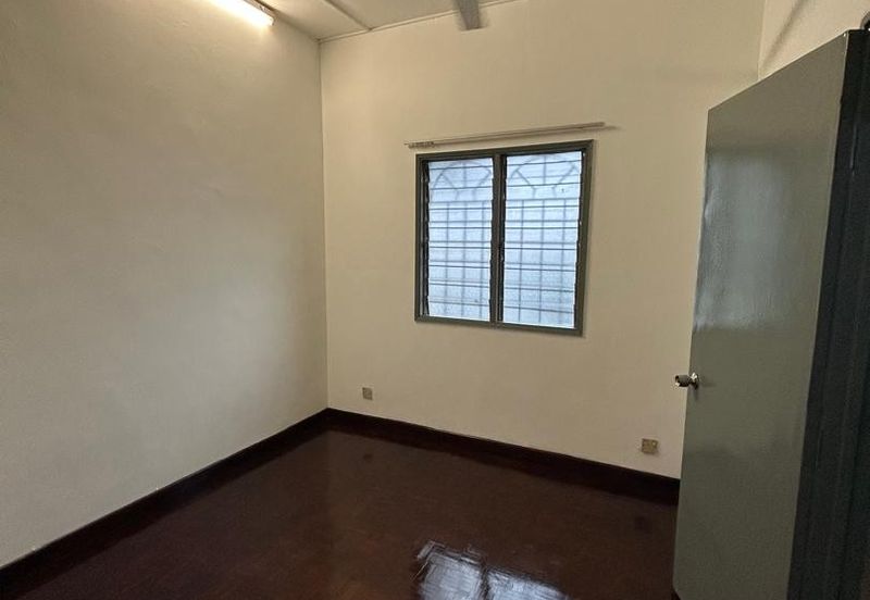 Seksyen 12, Bandar Country Homes