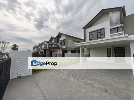 Extra Long unit 2 storey Cluster House Mallow Residence Kota Emerald Rawang For Sale, Selangor, Rawang