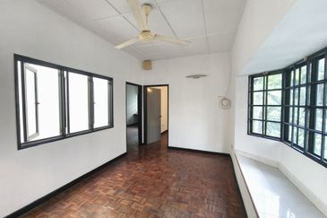 Seksyen 2, Bandar Country Homes