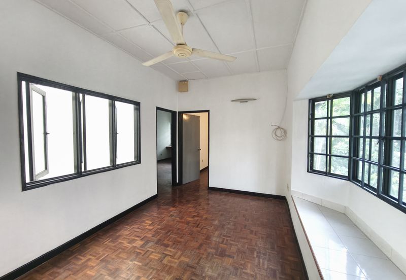 Seksyen 2, Bandar Country Homes