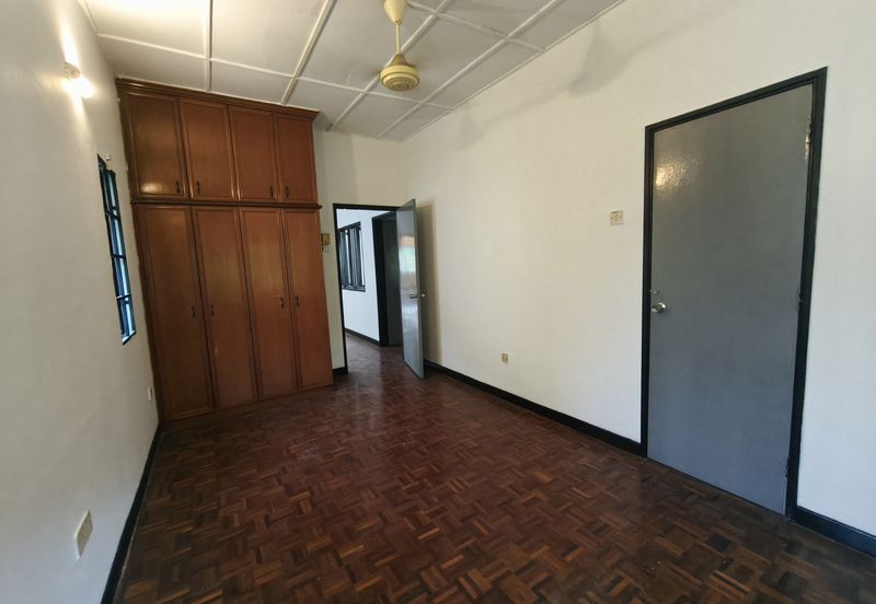 Seksyen 2, Bandar Country Homes