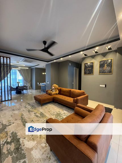 Fully Renovated 3 storey Camelia Tamansari Rawang For Sale, Selangor, Rawang