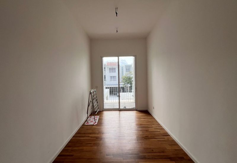 3 Storey Camelia Tamansari Rawang 30x65sf Renovated For Sale