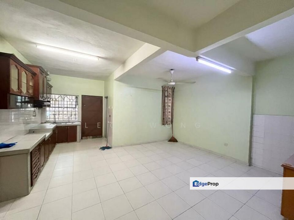 Partly Furnished 2 Storey Bukit Rawang Jaya For Rent 22x75sf, Selangor, Rawang