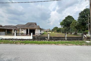 Teluki, Bukit Sentosa