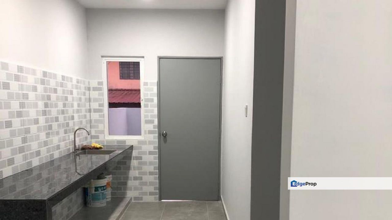 Renovated 2 storey Taman Kemboja Bukit Sentosa Rawang For Sale, Selangor, Rawang