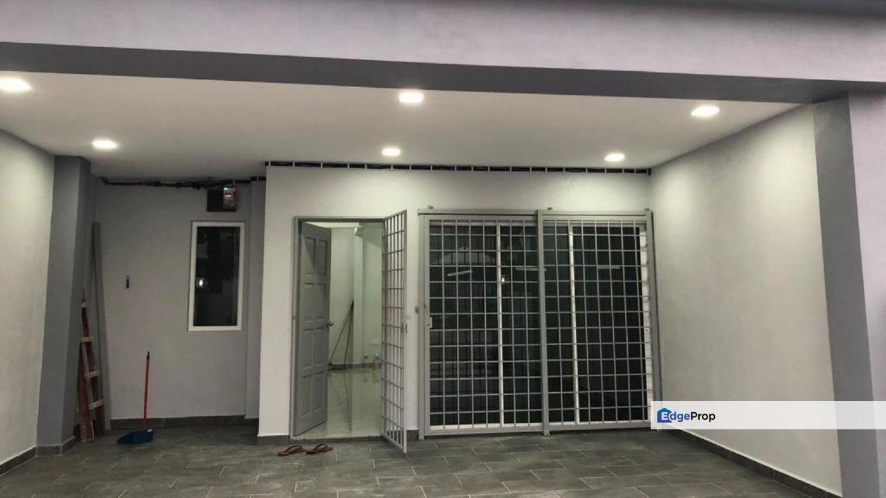 Renovated 2 storey Taman Kemboja Bukit Sentosa Rawang For Sale, Selangor, Rawang