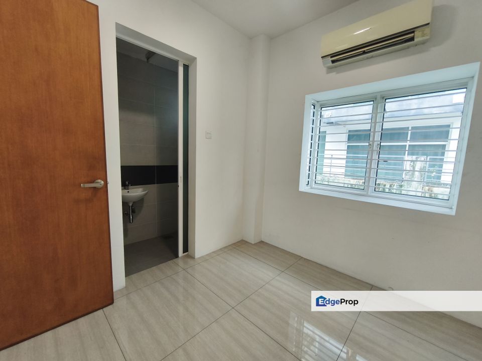 2 storey Renovated Bungalow Ivory Heights Desa 8 Bandar Country Homes Rawang For Sale, Selangor, Rawang
