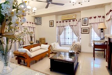 Bukit Jelutong (beside field)