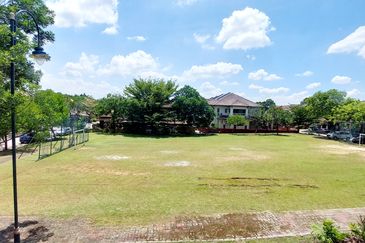 Bukit Jelutong (beside field)